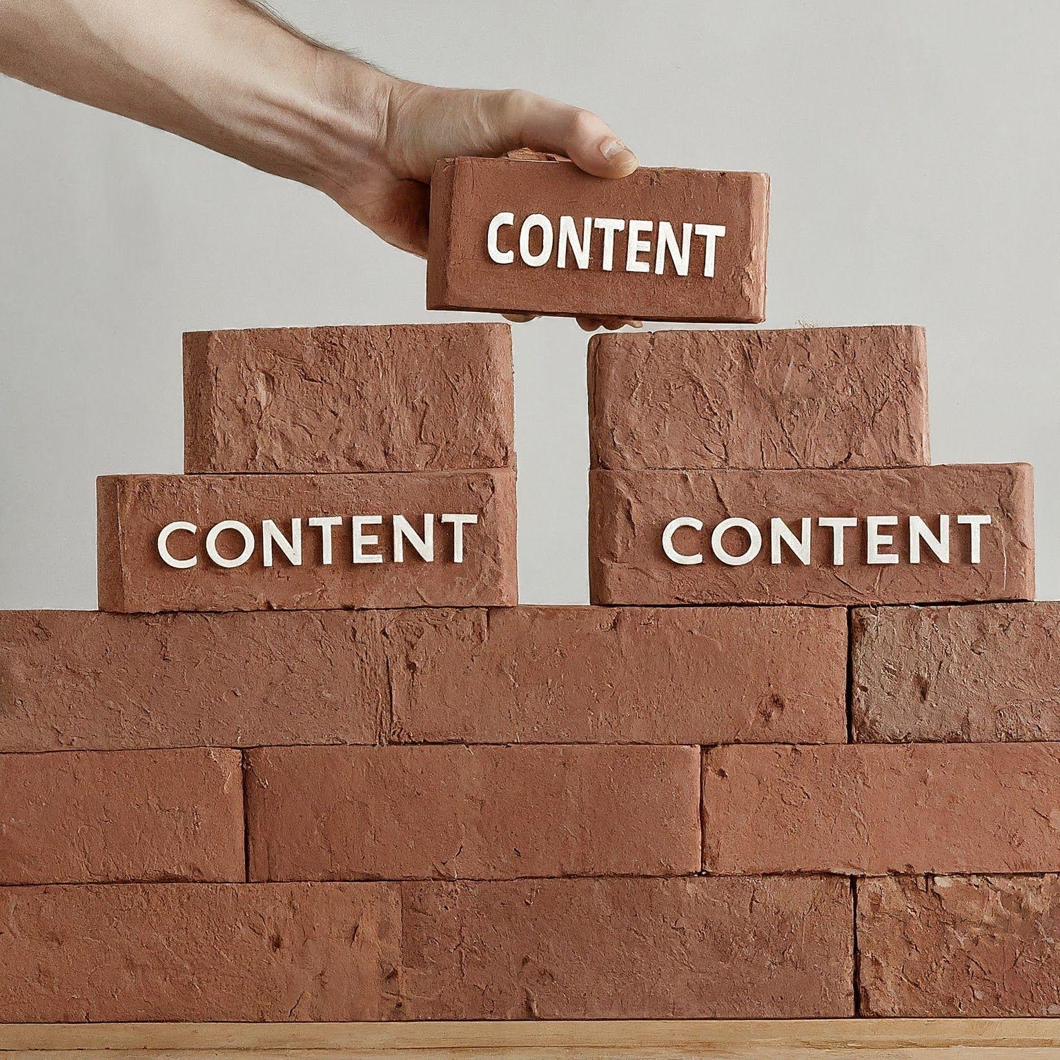 Content marketing secrets. how to create competing and engaging contents.